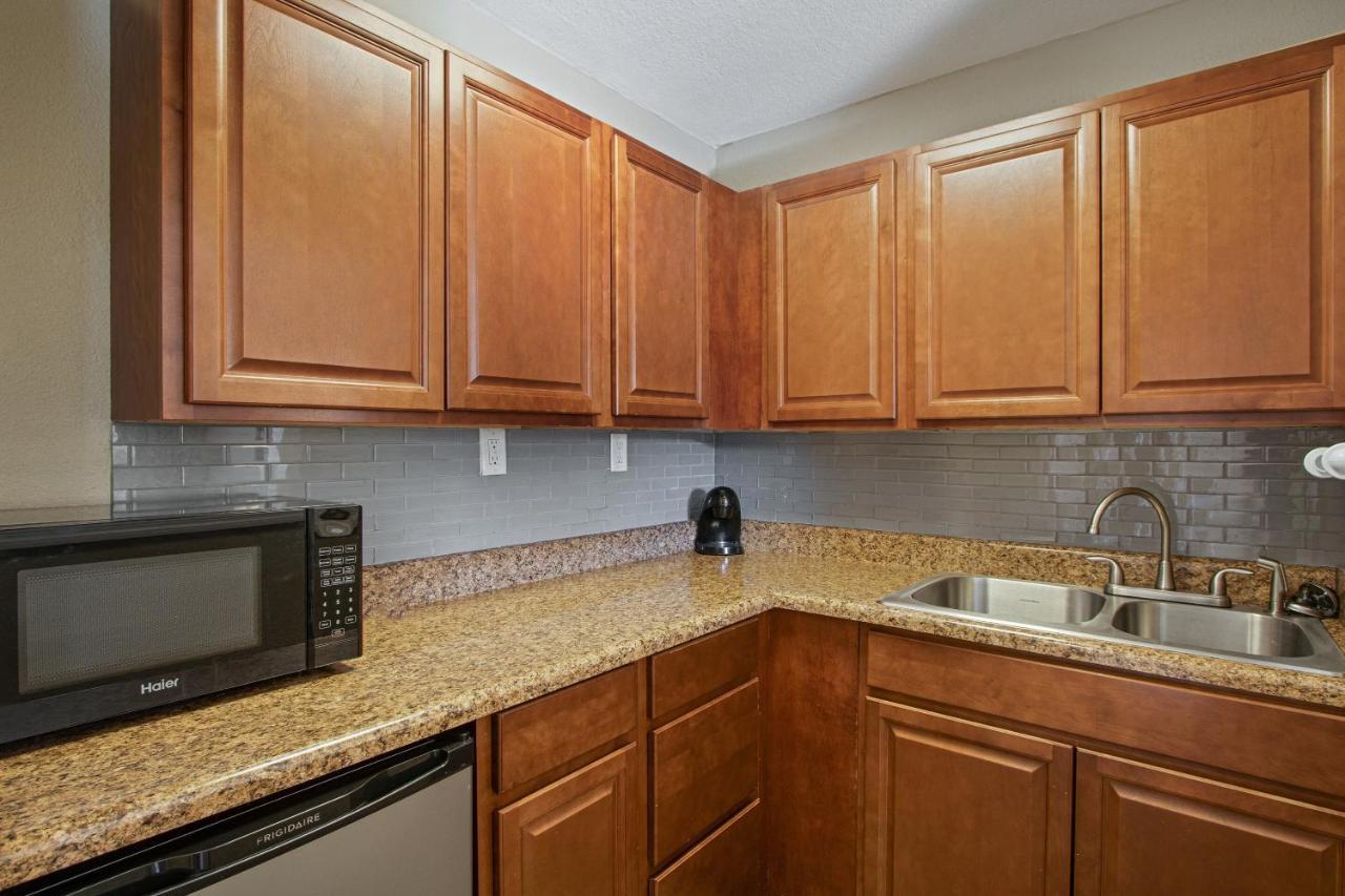Capital O Hotel Richmond Hill/Savannah Area I-95 ภายนอก รูปภาพ